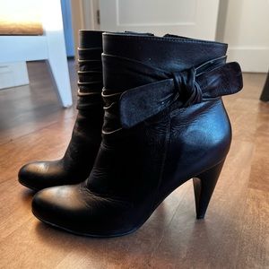 Guenuine leather black ankle boots